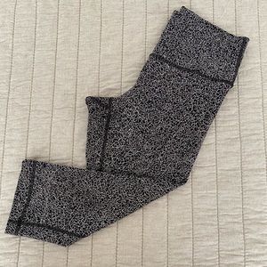 Wonder Under Crop Leggings